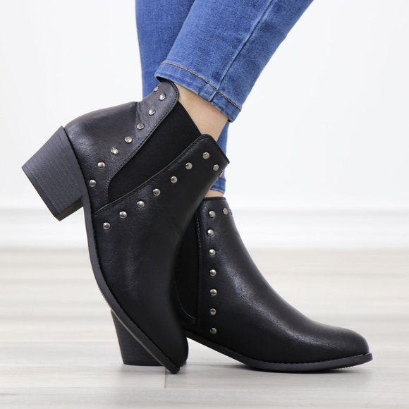 Black Synthetic Leather Chelsea Pointed Toe Low Heel Ankle Boots Metal Studs - Picture 6 of 12